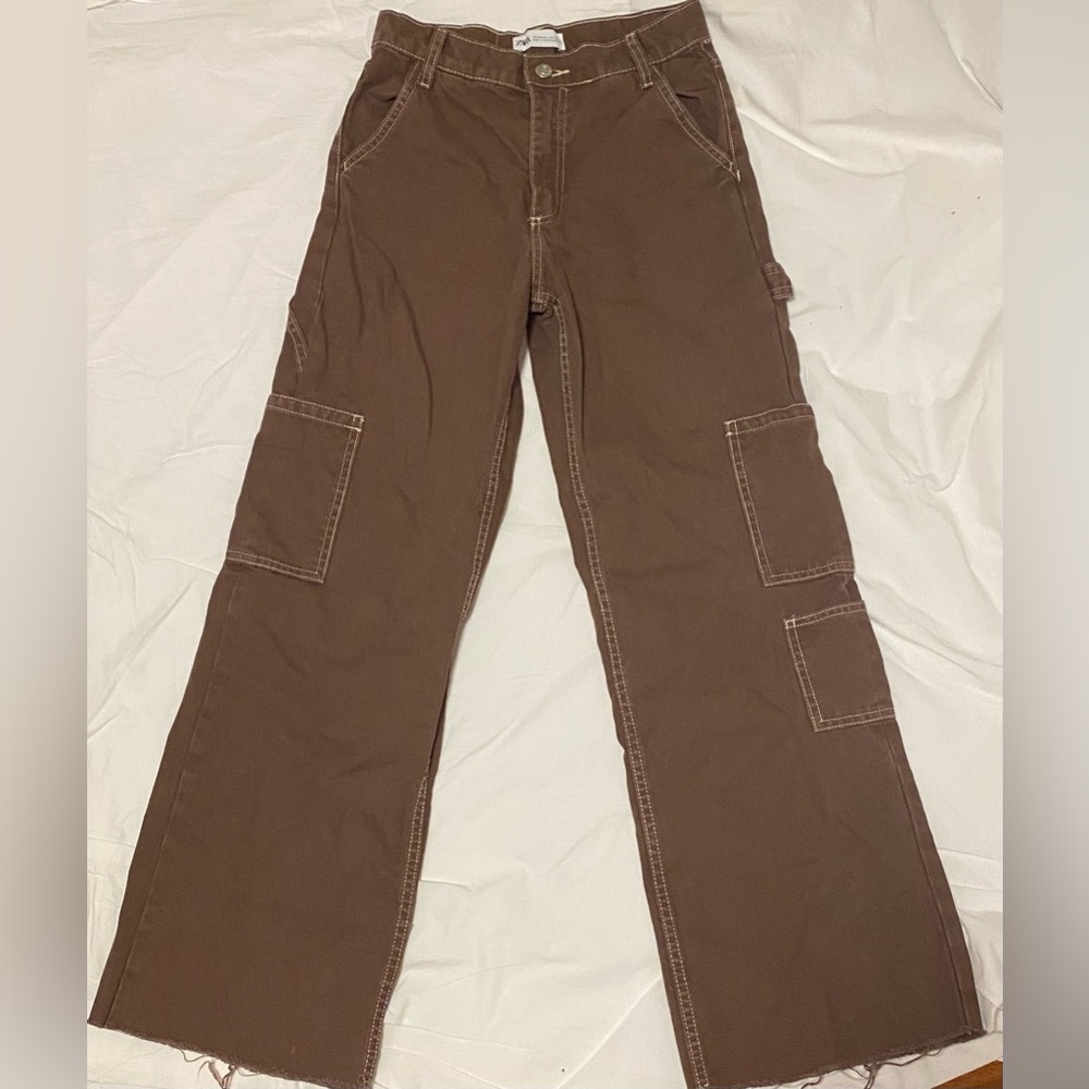 Carpenter brown cargo jeans with white stitching from zara